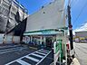 周辺：ファミリーマート 豊中本町店 144m