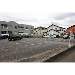 牛久フラッツ月極駐車場