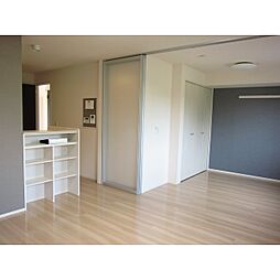 クレストヴィラII 201 2階2LDKのリビング/ダイニング