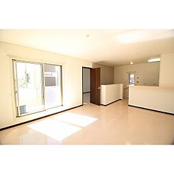 シャローズ3 B 3LDKのリビング/ダイニング