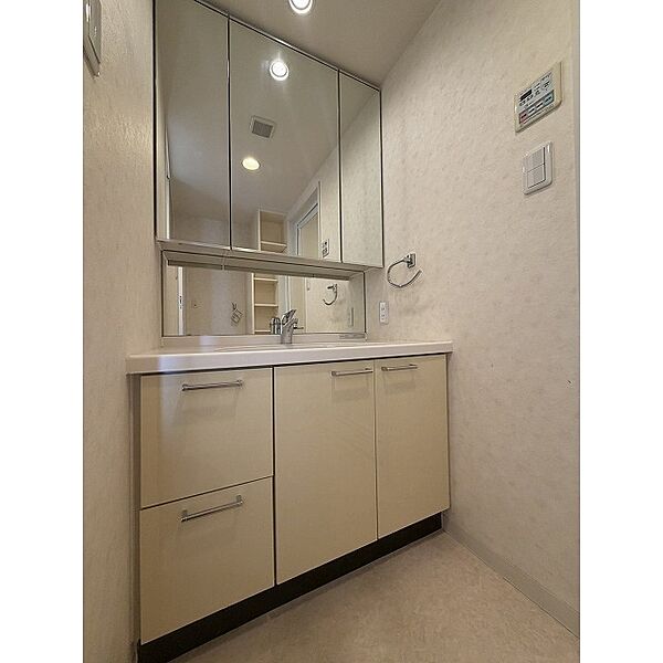 apartment 茨城県牛久市ひたち野西3丁目
地図を見る