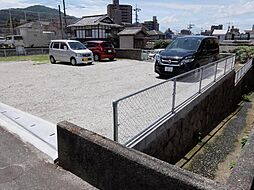片山駐車場