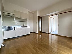 JR山陽本線 西高屋駅 徒歩3分の賃貸アパート 3階2LDKのリビング/ダイニング