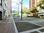 3車線の広い通りです♪