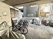雨の日も安心の屋内駐輪場♪