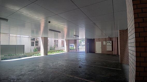 1階駐車場部分