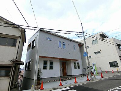 外観:2025年1月完成予定。WIC・SIC・パントリー付!しっかりと収納も設けられすっきりと片付く間取。 外観:2025年1月完成予定。WIC・SIC・パントリー付!しっかりと収納も設けられすっきりと片付く間取。