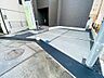 駐車場：敷地内お車2台駐車可能！平坦な立地で交通量も少ない前面道路なので駐車も落ち着いてできます。