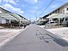前面道路も広く、離合も可能です