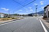 外観：角地ならではの開放感があり　陽当たりや風通しの良さも魅力のひとつ♪