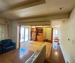 バス 法務局前下車 徒歩6分 4LDKの間取り