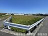 外観：全体の敷地配置が明確で事業用地としての活用イメージが膨らむ土地です。車の出し入れや人通りの視認ルートを考慮した建物レイアウトが検討しやすく快適な事業展開をバックアップします。