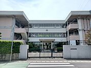 豊原小学校まで徒歩2分なので子供の通学も安心です！