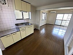 高知市城山町 1Rロフト 最上階 4階ワンルームのリビング/ダイニング