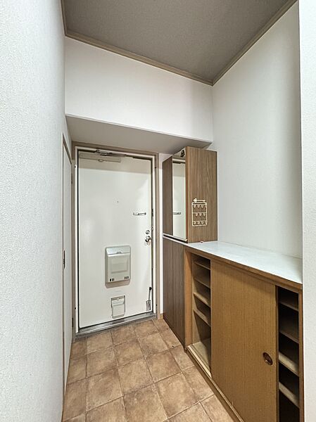 玄関を拡大表示