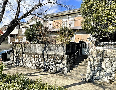 外観：鏡川北岸の閑静な住宅地です。