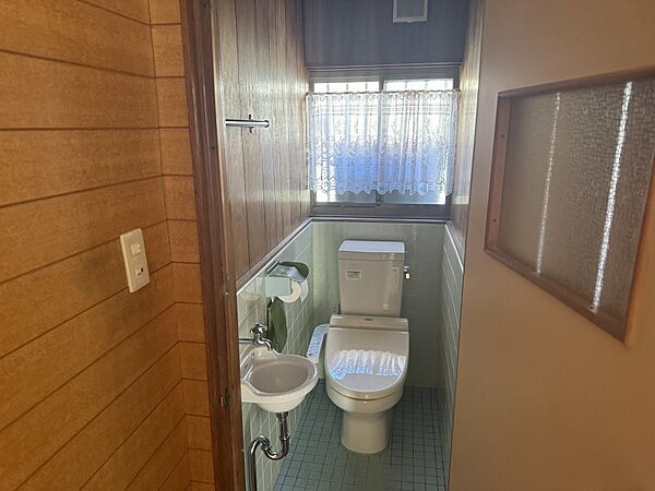 トイレを拡大表示