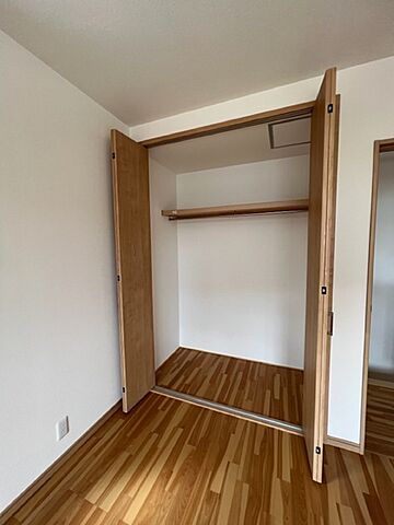 収納 高知市鴨部高町6-18