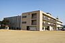 周辺：四国中央市立妻鳥小学校まで徒歩14分