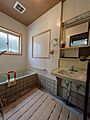 1階の部屋の浴...