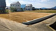 地目は田ですが、建物上棟時に地目変更した後に、所有権を移転します。 