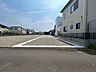 外観：分譲地東側道路です♪ゆったりしているので、車の行き来もしやすいですね♪