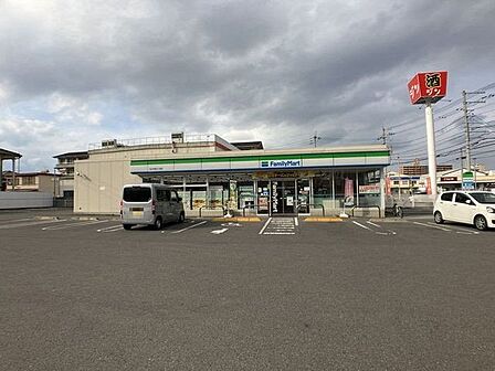 ファミリーマート 松山竹原三丁目店 377m