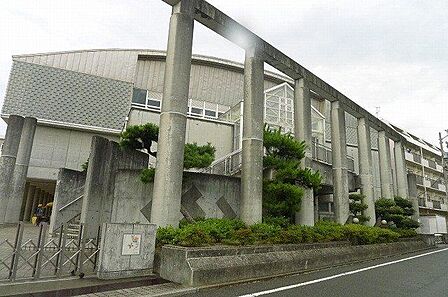 松山市立道後小学校 1256m