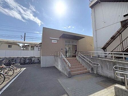 土橋駅 198m