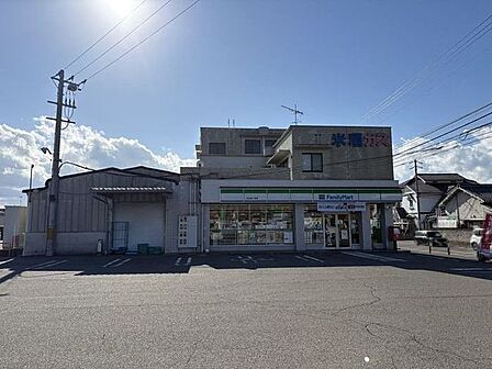 ファミリーマート 松山松ノ木店 626m