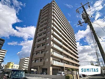 外観:堂々としたマンションらしい外観。気品あるタイル張りの外壁はマンションの美観を美しく保ちます。 外観:堂々としたマンションらしい外観。気品あるタイル張りの外壁はマンションの美観を美しく保ちます。