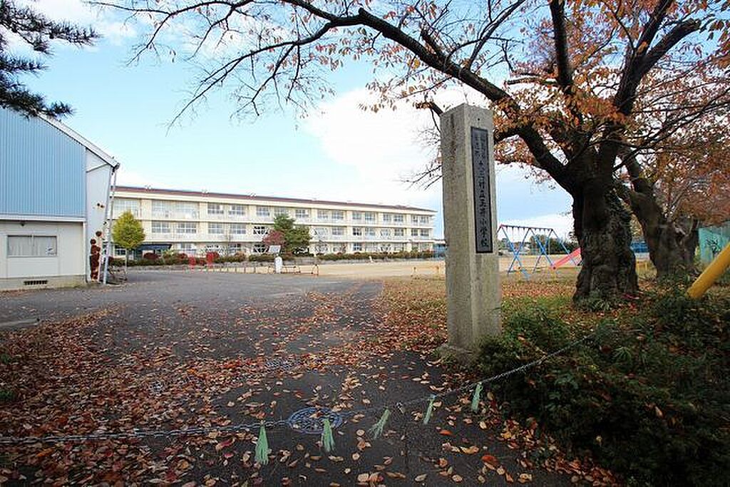 detached 福島県安達郡大玉村大山字六社山