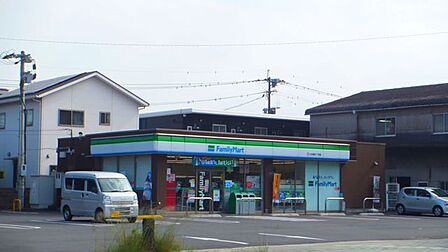 ファミリーマート 大分東浜1丁目店 1115m
