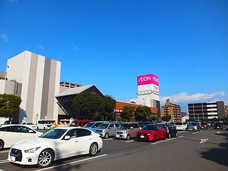 イオン高城店 765m