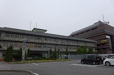 安城市役所 940m