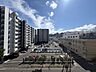 その他：【眺望】目の前に遮るものがなく、青空が広がる開放感あふれる眺望。遠くの山並みまで見渡せます。