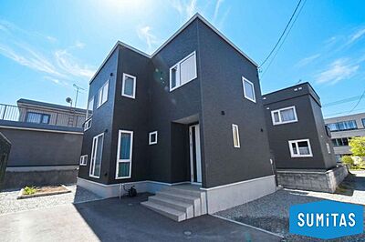 外観:豊栄建設株式会社施工の令和4年築の住宅。建売住宅とはひと味違う。それが注文住宅の魅力です。 外観:豊栄建設株式会社施工の令和4年築の住宅。建売住宅とはひと味違う。それが注文住宅の魅力です。