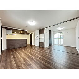 シスネス姫子 201 2階2LDKのリビング/ダイニング