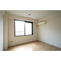 プレアージュII 110 1階ワンルームのリビング/ダイニング