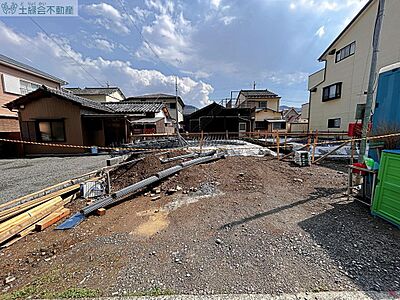 外観:2026.6.12撮影 現地写真です。建築中の為、同メーカー施工の完成物件をご案内することも可能です。まずはお気軽にお問い合わせください。 外観:2026.6.12撮影 現地写真です。建築中の為、同メーカー施工の完成物件をご案内することも可能です。まずはお気軽にお問い合わせください。