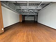 1F室内