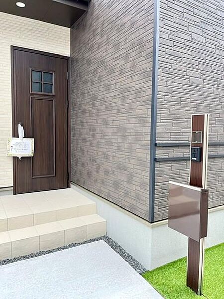 玄関を拡大表示