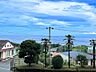リビングとバルコニーからの眺め　海を眺めて時間が経つのを忘れてしまいそうな景観、南国ムードをお楽しみください。