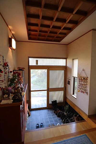 玄関を拡大表示