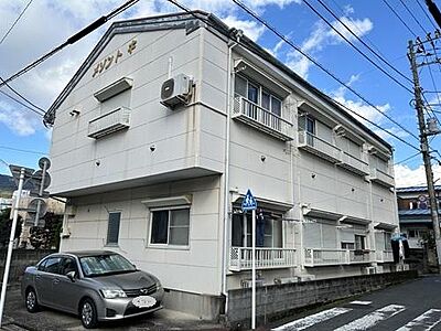 外観：角地にあるアパートです
