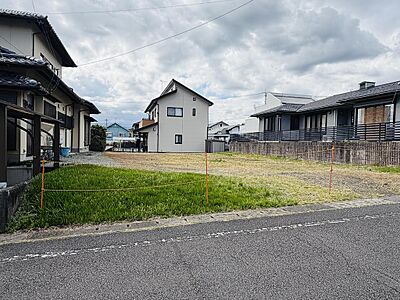 外観:閑静な住宅街の整形地 東側道路ですので、朝日が当り明るいお土地です。 外観:閑静な住宅街の整形地 東側道路ですので、朝日が当り明るいお土地です。