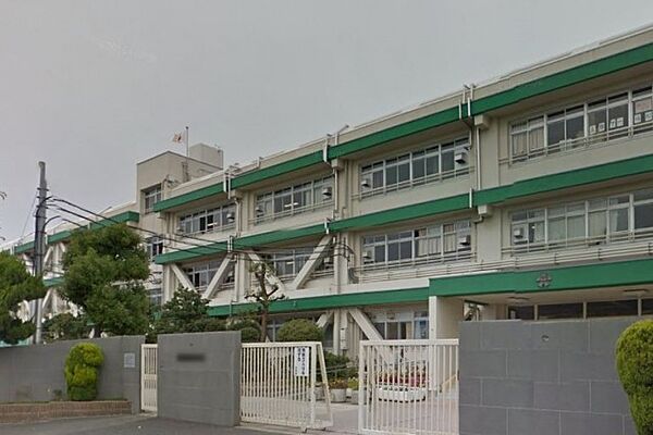 画像28:茨木市立南中学校(中学校)まで366m