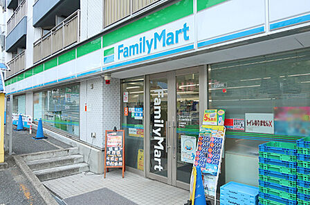 ファミリーマート牛込柳町駅前店 約140m(徒歩2分)