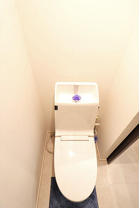 温水洗浄機能付トイレ 平成28年3月に交換済み