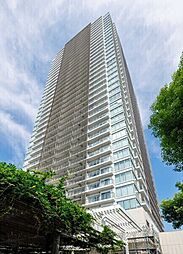 つくばエクスプレス「浅草」駅まで徒歩3分。免震構造の37階建タワーマンション。13階のお部屋です。【現地外観写真】